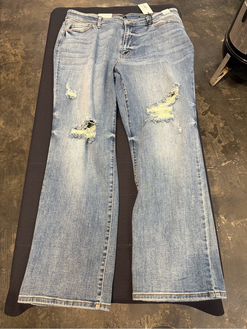 NWT Judy Blue The Payton Dad Jeans 22W Distressed Relaxed Straight Leg Denim